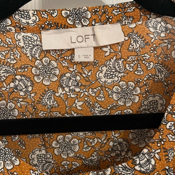 Loft Floral Pintucked Henley Blouse Size Small Mustard Yellow Office Workwear - Picture 4 of 6